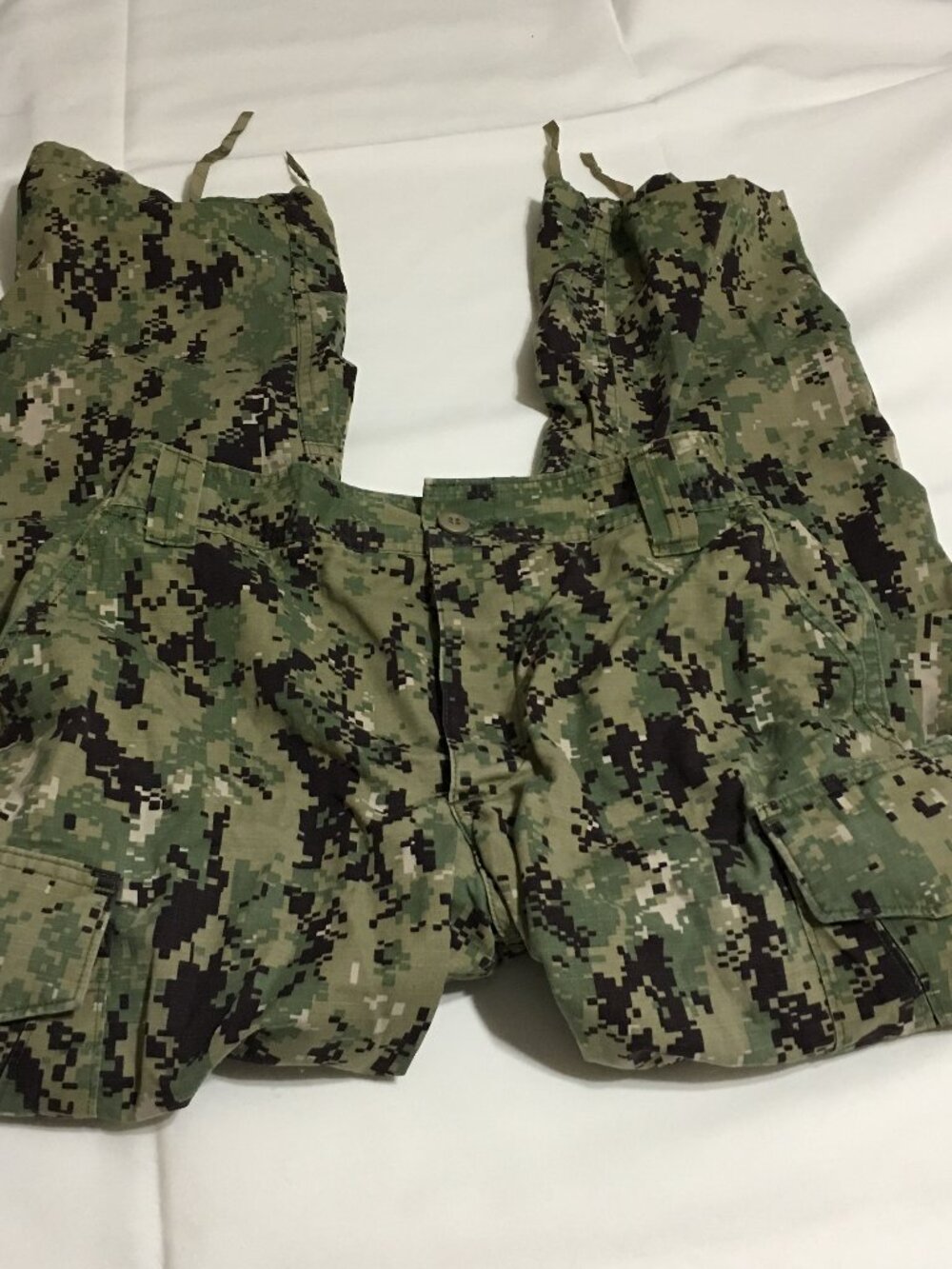 US Navy USN Working Uniform Type III Trouser Medium Short Green Camo Button Fly
